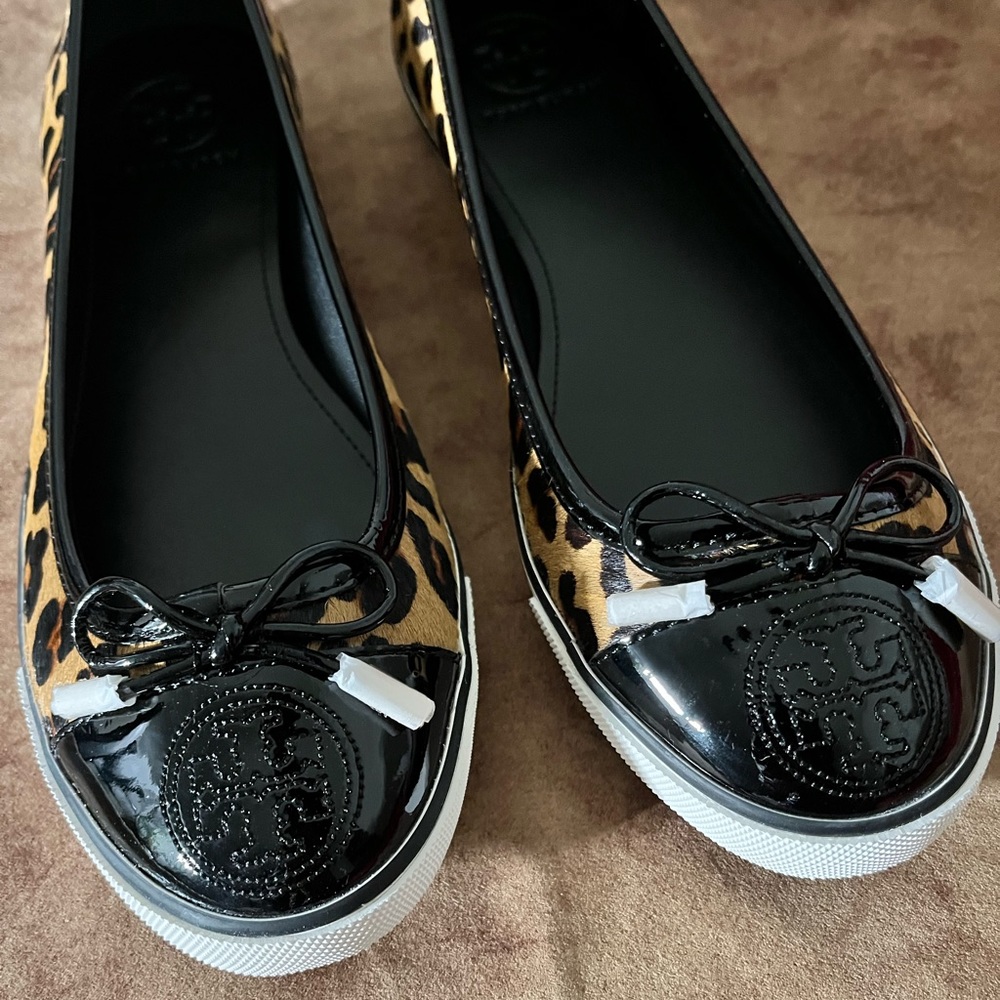 TORY BURCH SKYLER NIB AUTHENTIC CALF HAIR OCELOT LEOPARD BLK PATENT LEATHER FLAT - Picture 4 of 17